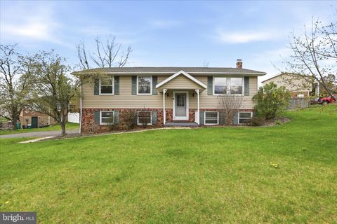 Homes For Sale - 99 Jameslee Drive Dr<br/> Franklin County, CHAMBERSBURG, PA 17202