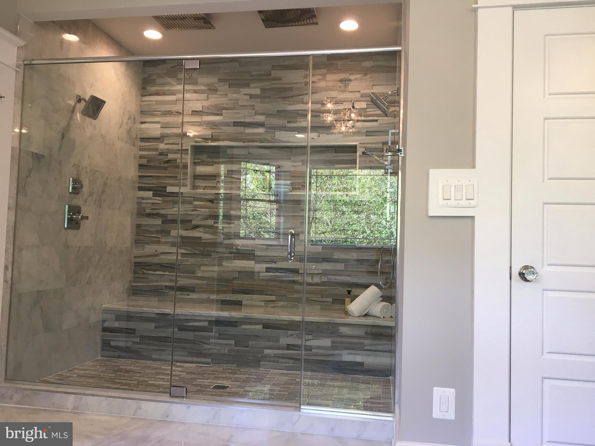 COUNTRY CLUB HILLS - Residential