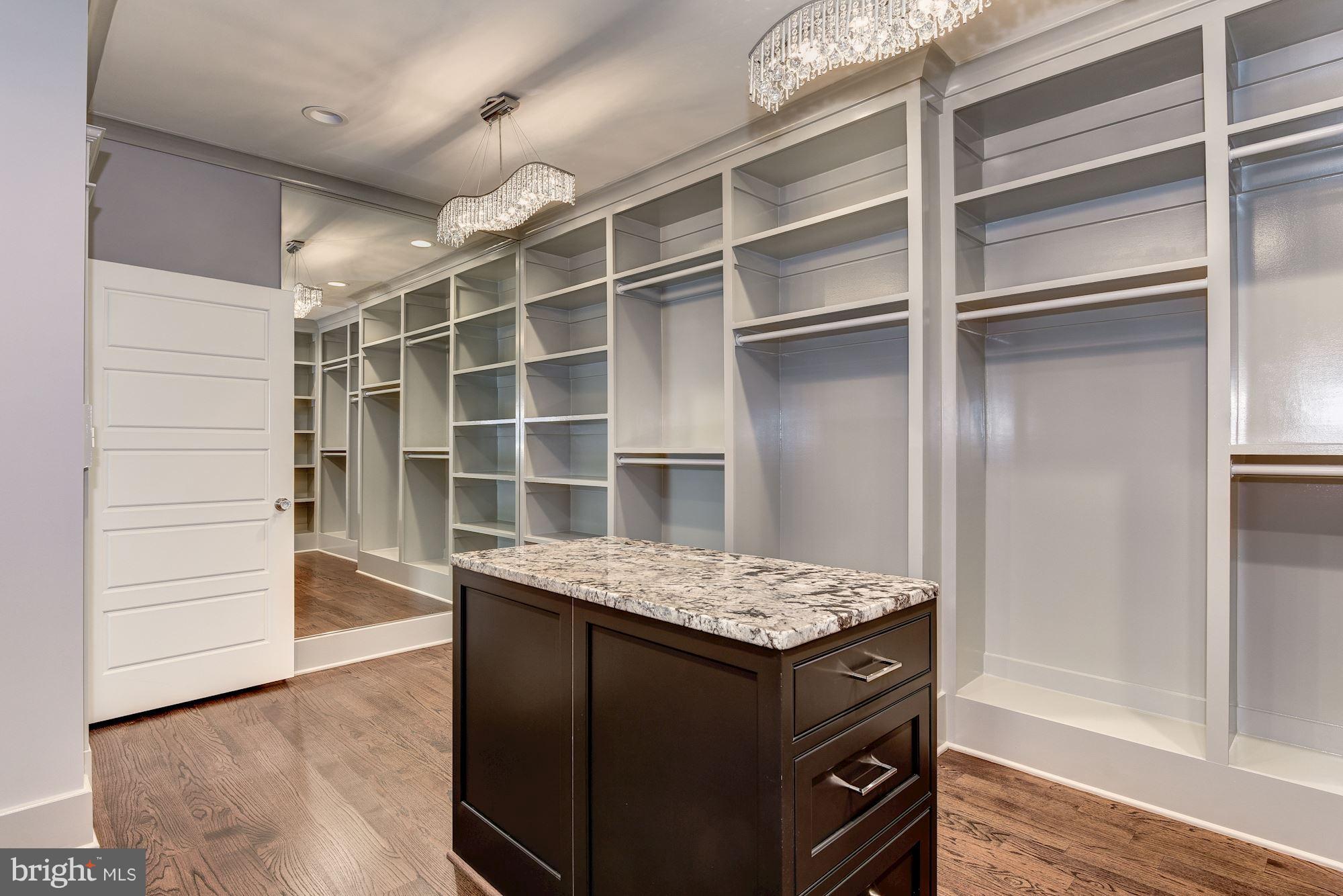 COUNTRY CLUB HILLS - Residential