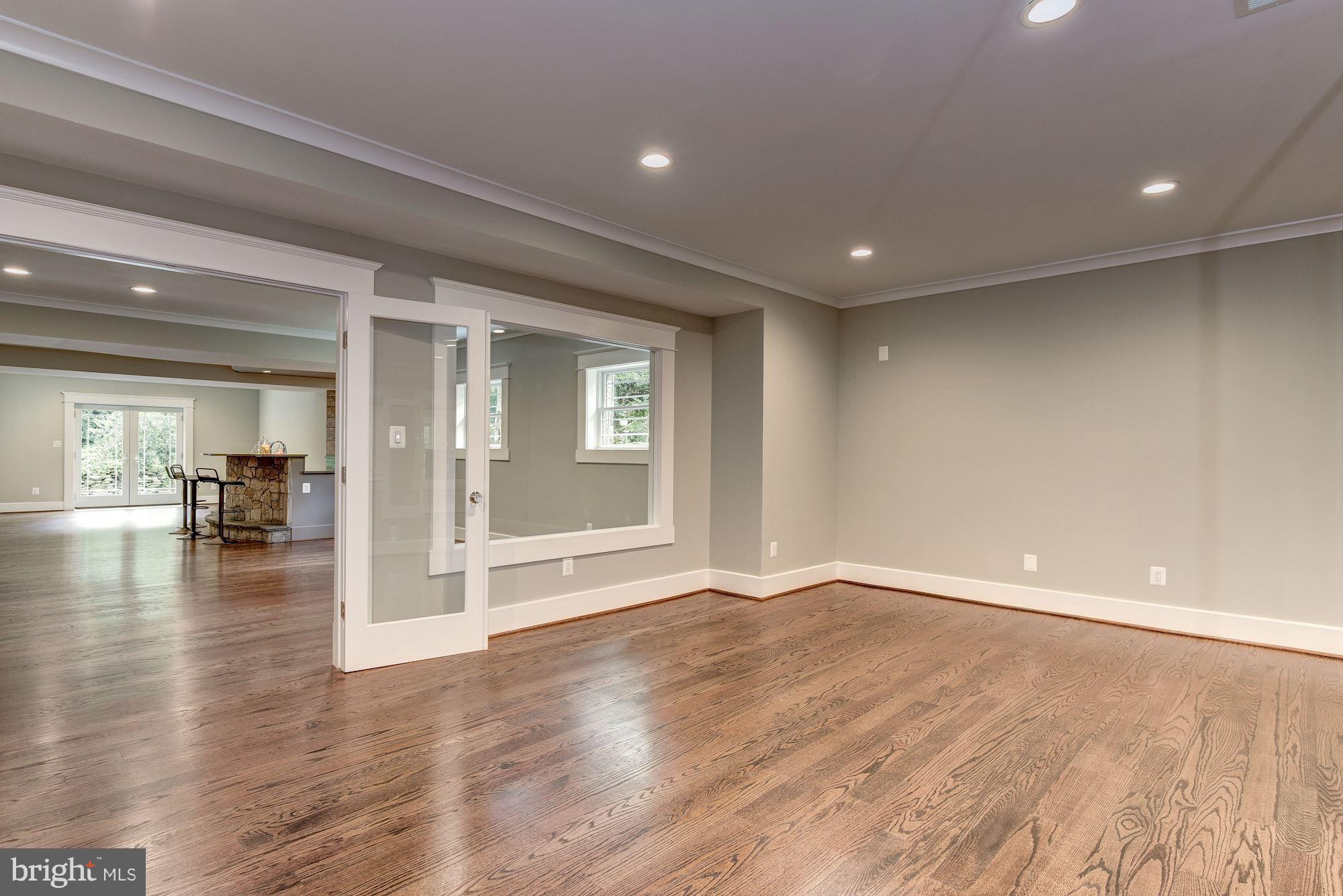 COUNTRY CLUB HILLS - Residential