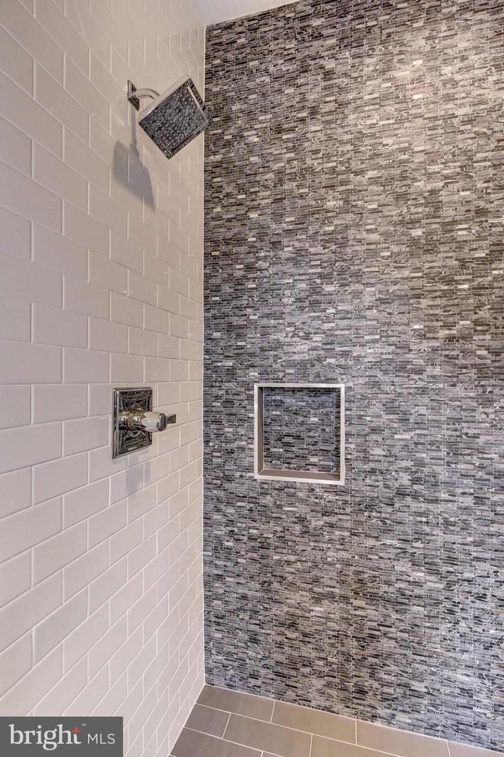 COUNTRY CLUB HILLS - Residential