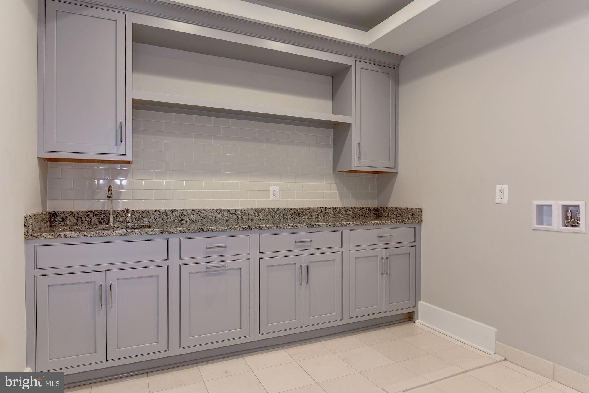 COUNTRY CLUB HILLS - Residential