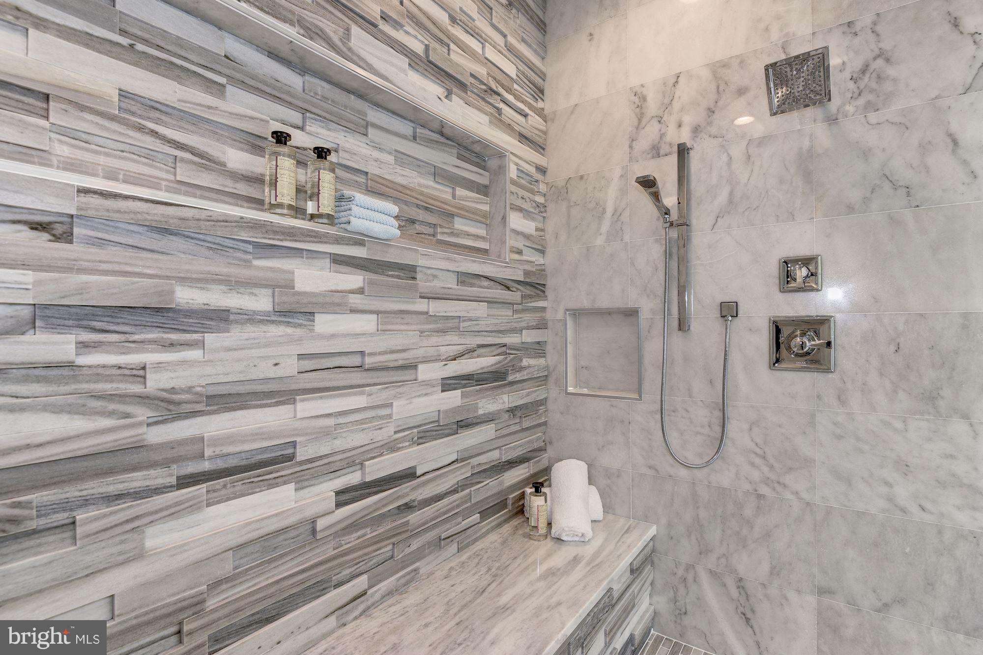 COUNTRY CLUB HILLS - Residential