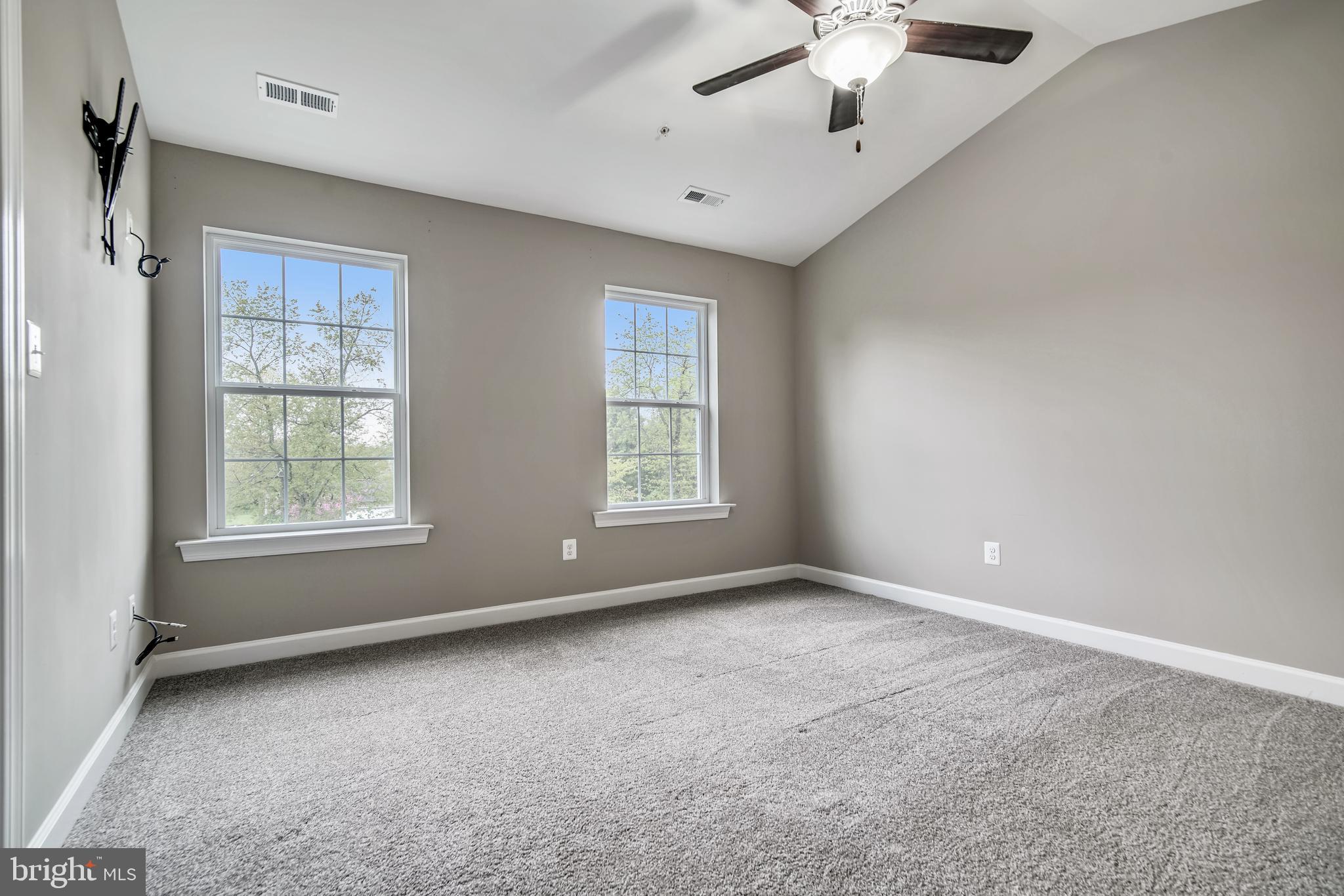 CLIFFTON ON THE POTOMAC - Residential