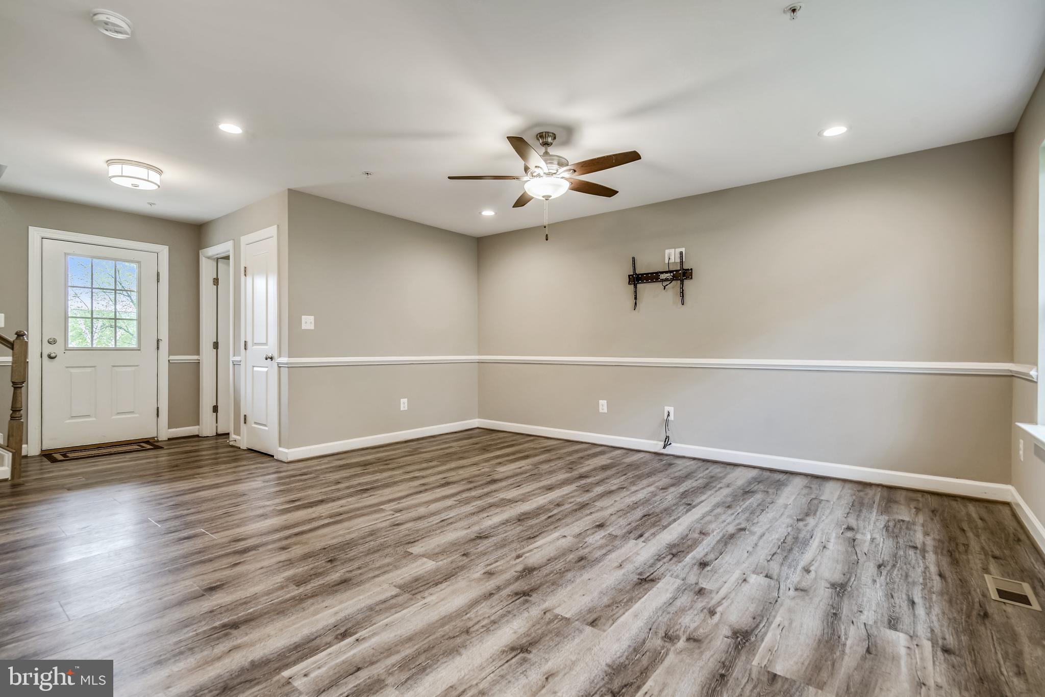 CLIFFTON ON THE POTOMAC - Residential