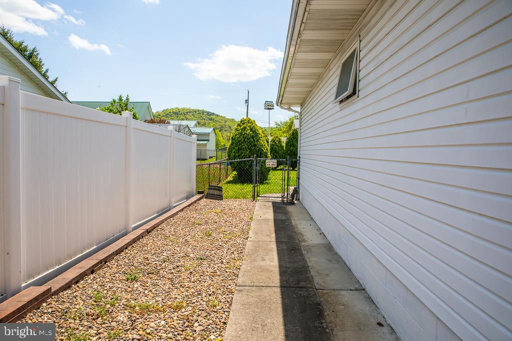 AIRPORT ADDITION - Residential