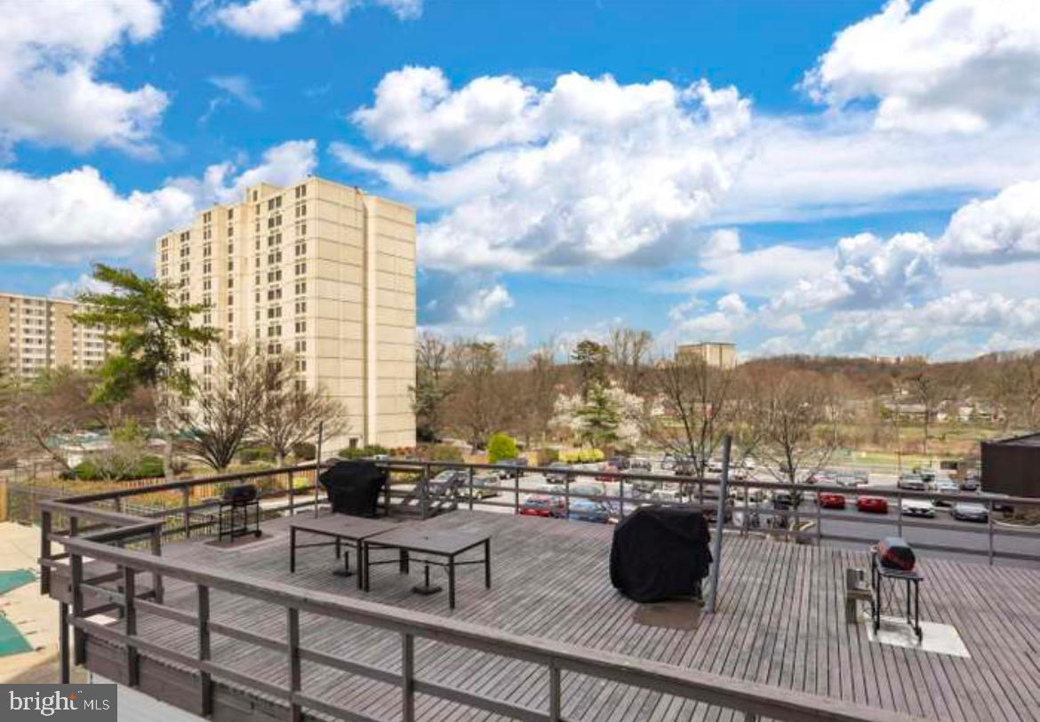 PAVILION ON THE PARK - Residential Lease