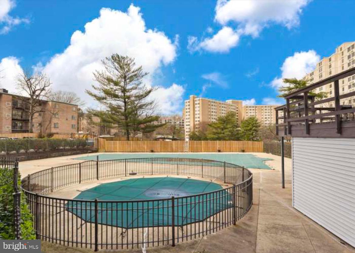 PAVILION ON THE PARK - Residential Lease