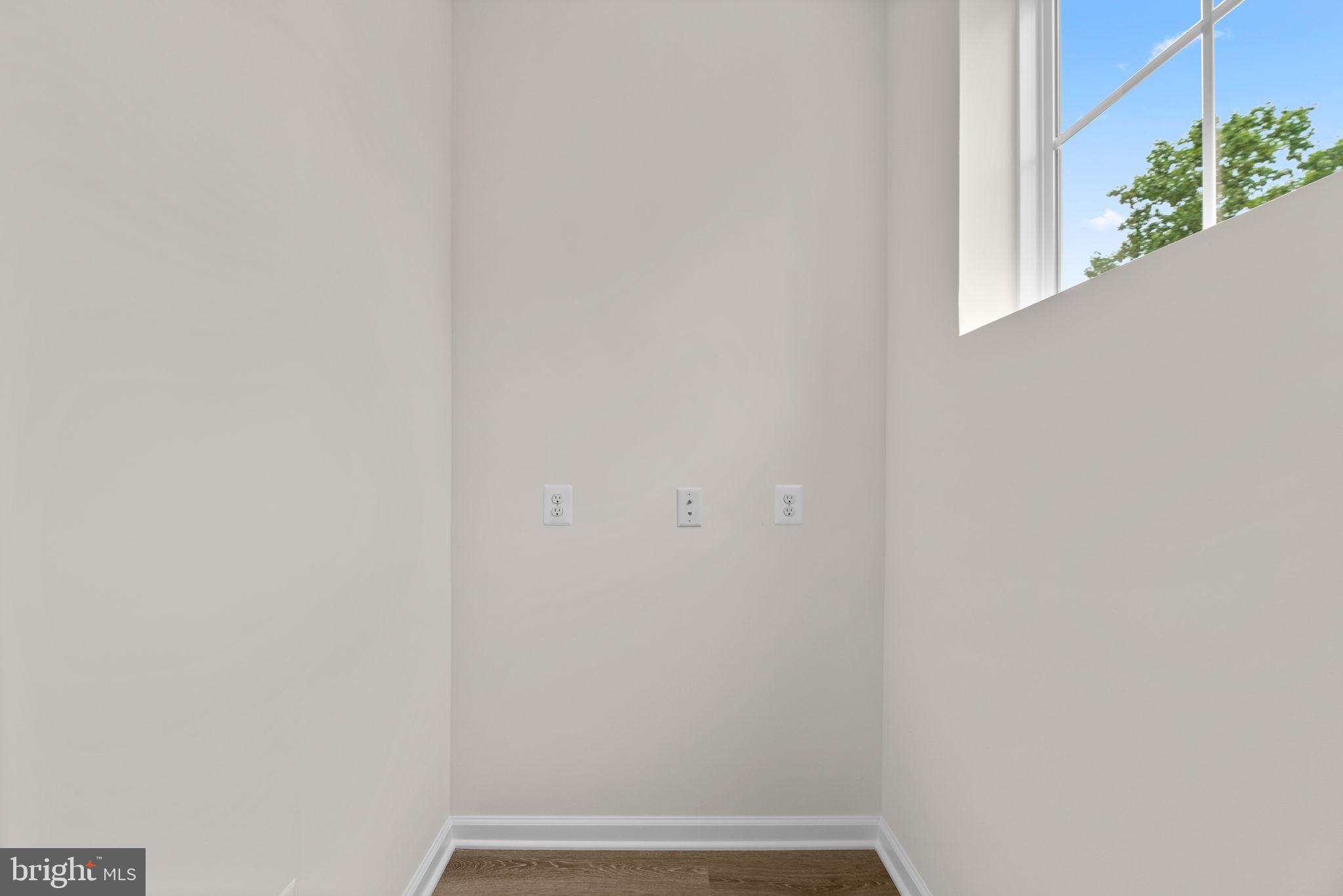 LONG GATE - Residential Lease