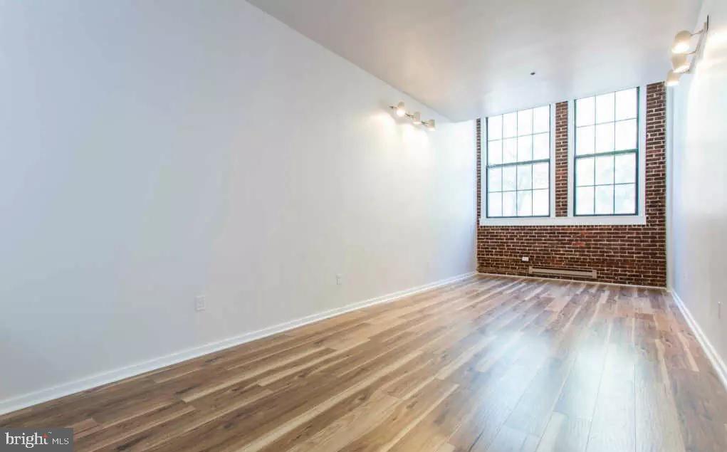 OLD CITY - Residential Lease