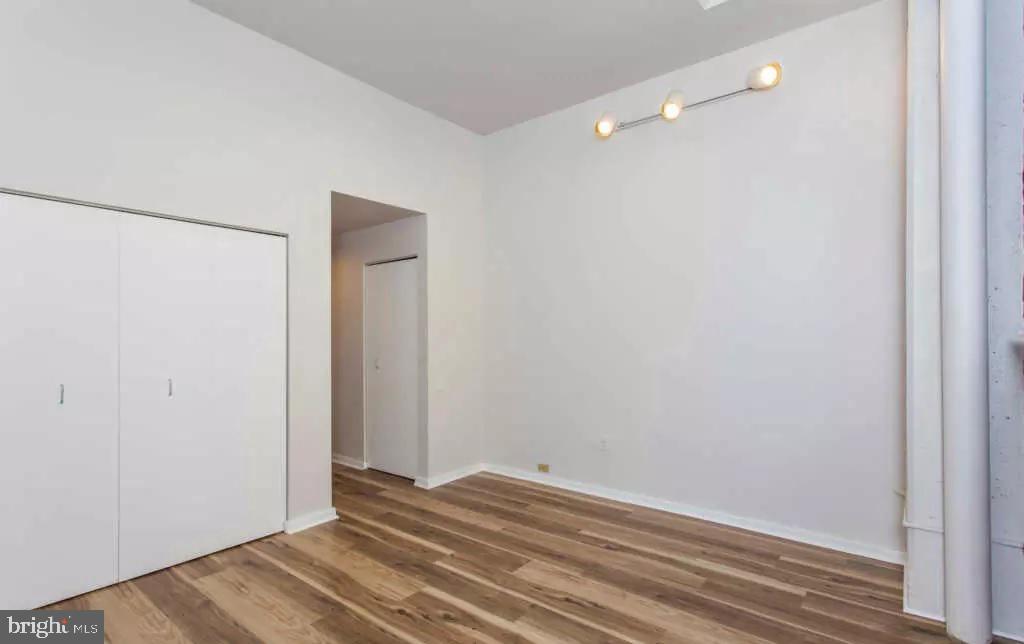 OLD CITY - Residential Lease