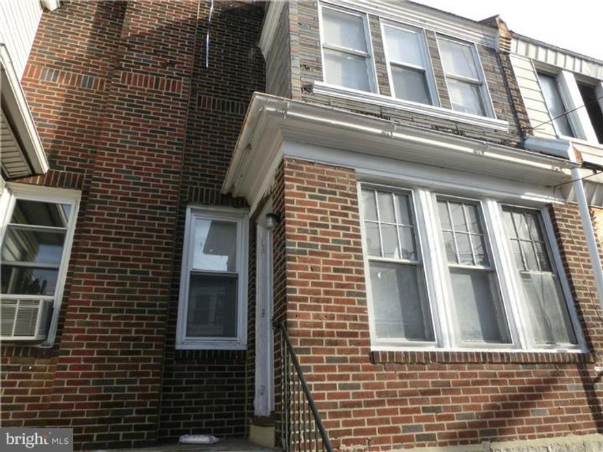 South Philly -This is a great rental at a great price for any investor. Property is rent ready and move right in. Property is sold as is and byer is responsible for u/o, All offers will be presented and must be submitted with a $2,000 deposit, proof of funds and AS IS addendum