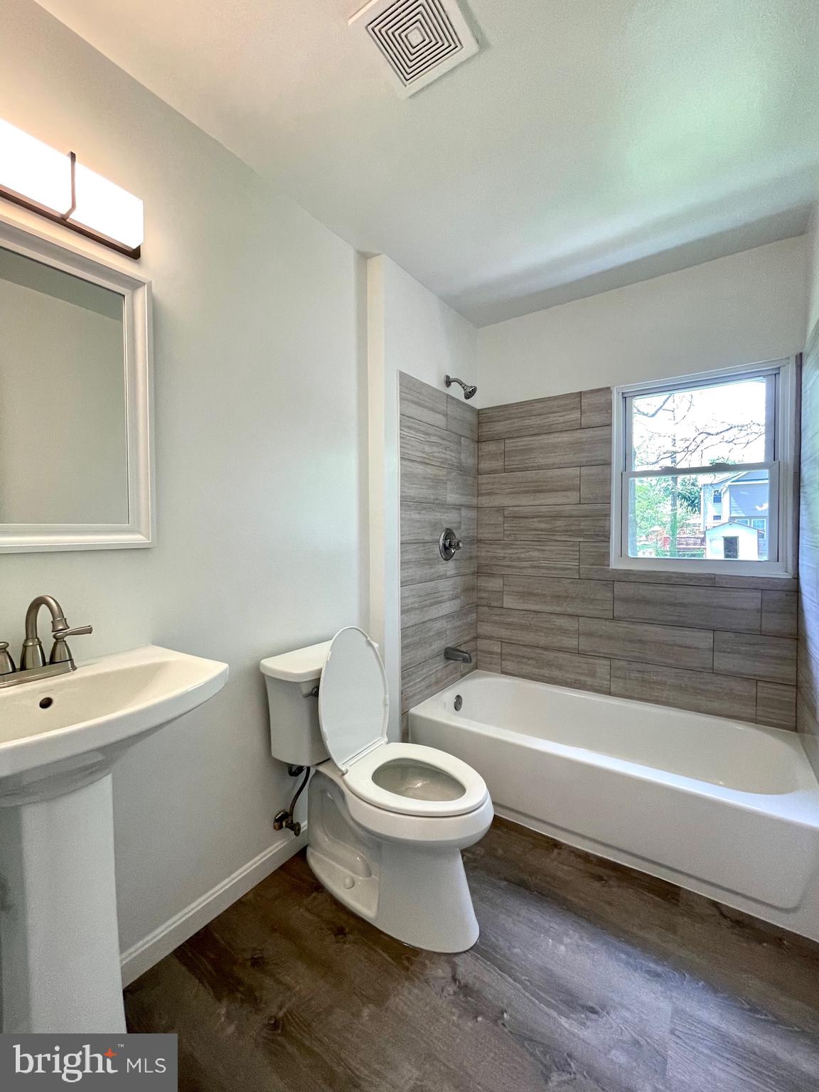 LINCOLN PARK - Residential