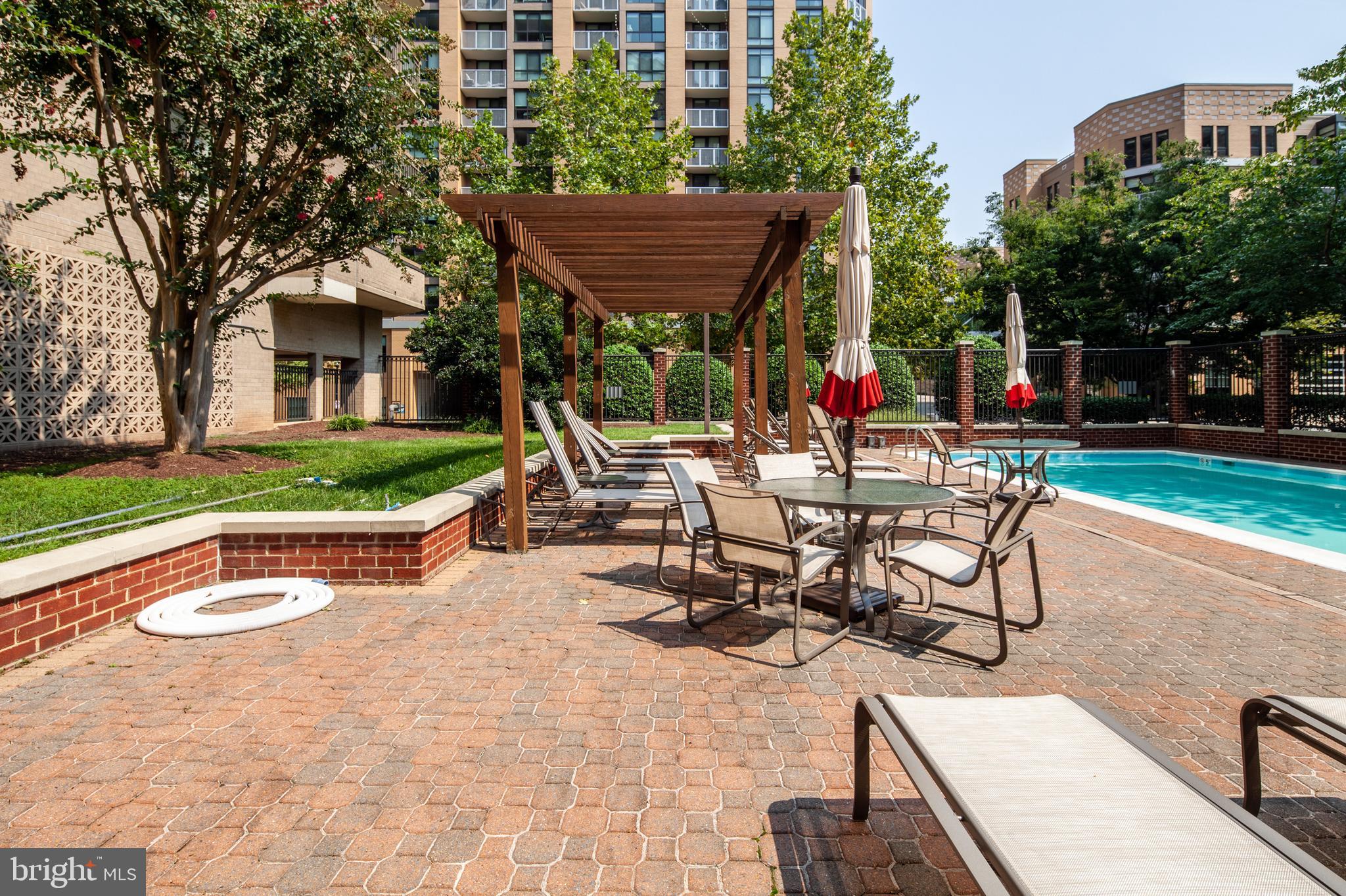 VIRGINIA SQUARE - Residential Lease