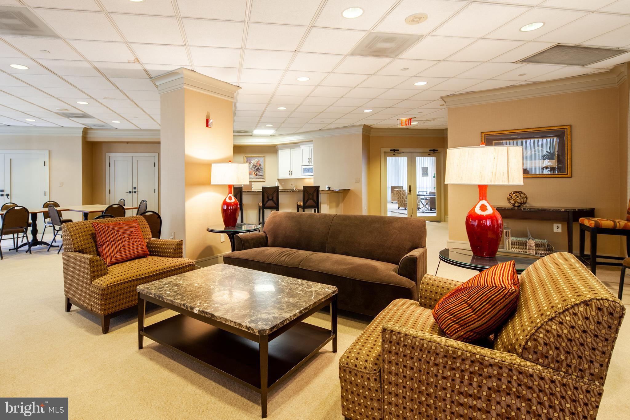 VIRGINIA SQUARE - Residential Lease