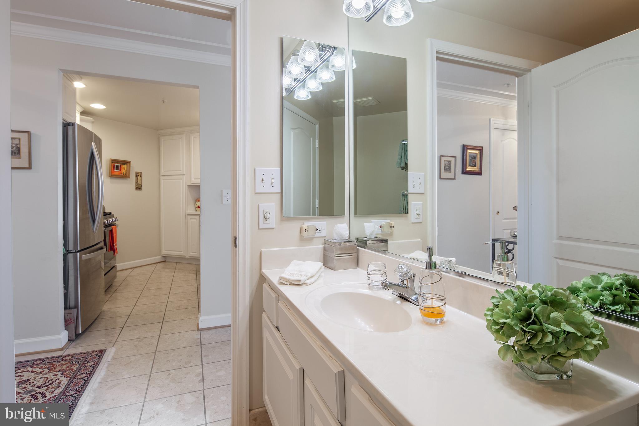 VIRGINIA SQUARE - Residential Lease