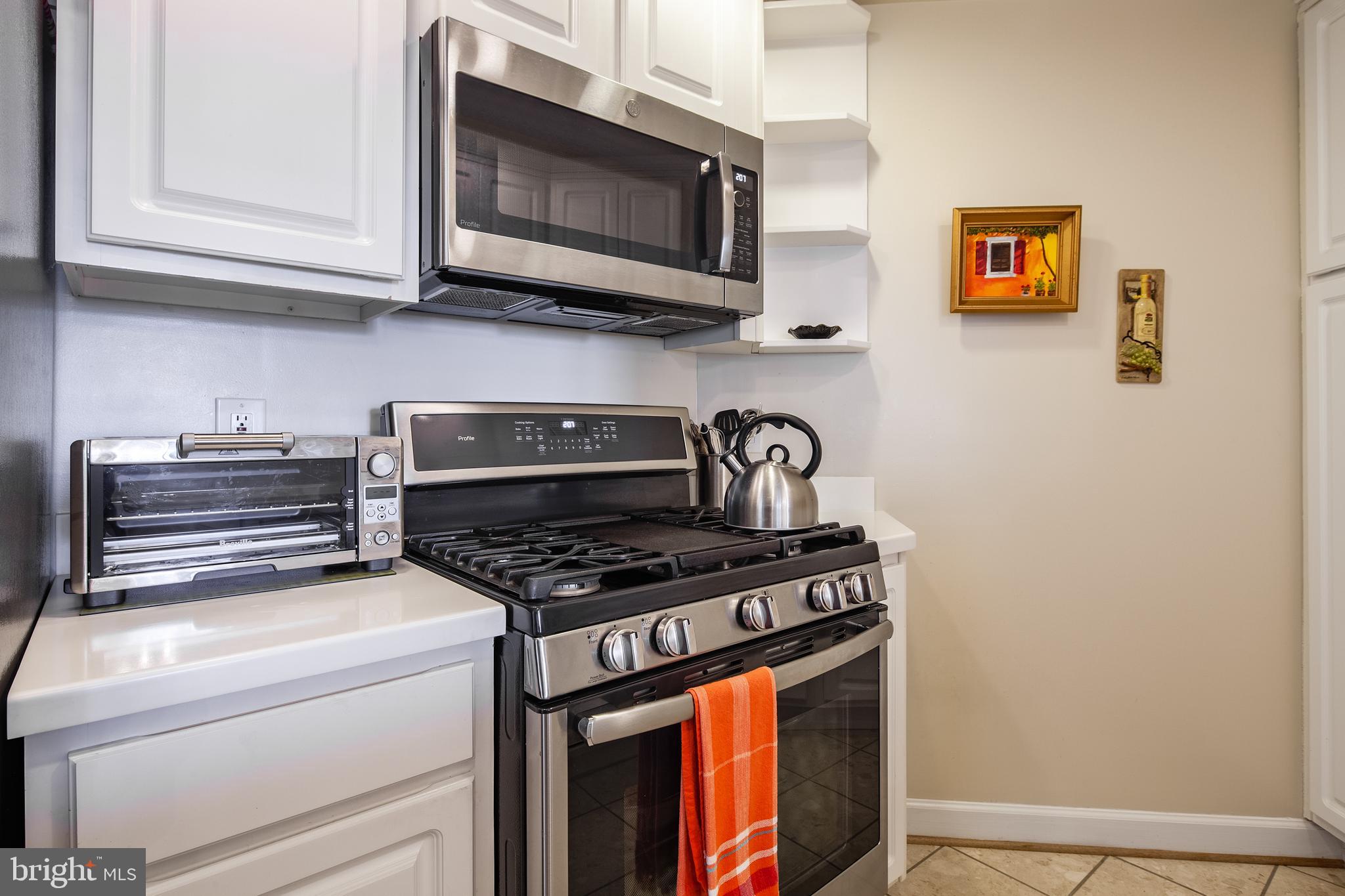 VIRGINIA SQUARE - Residential Lease