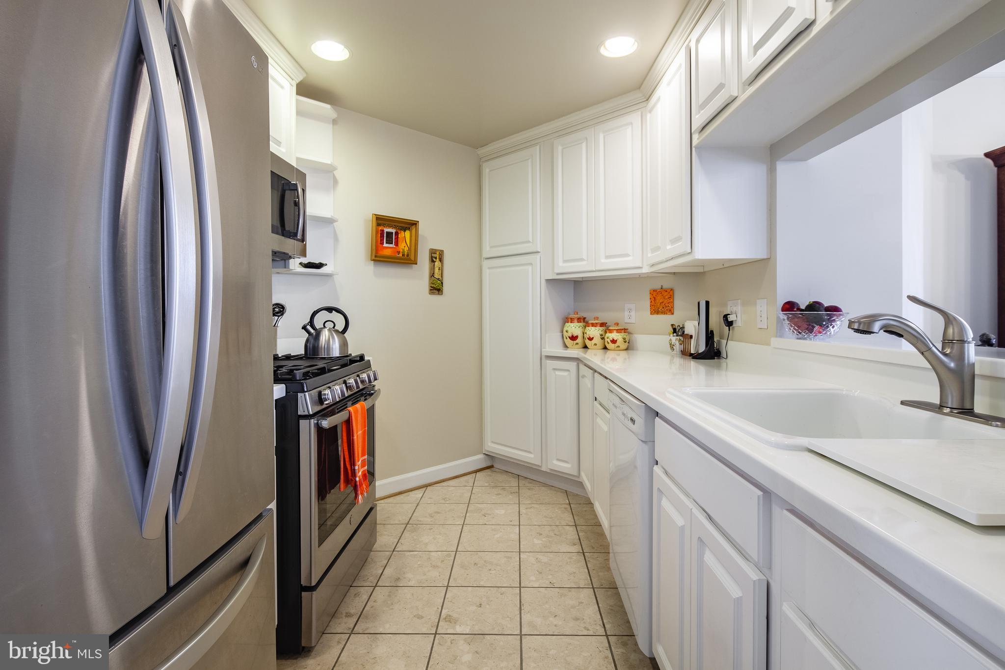 VIRGINIA SQUARE - Residential Lease