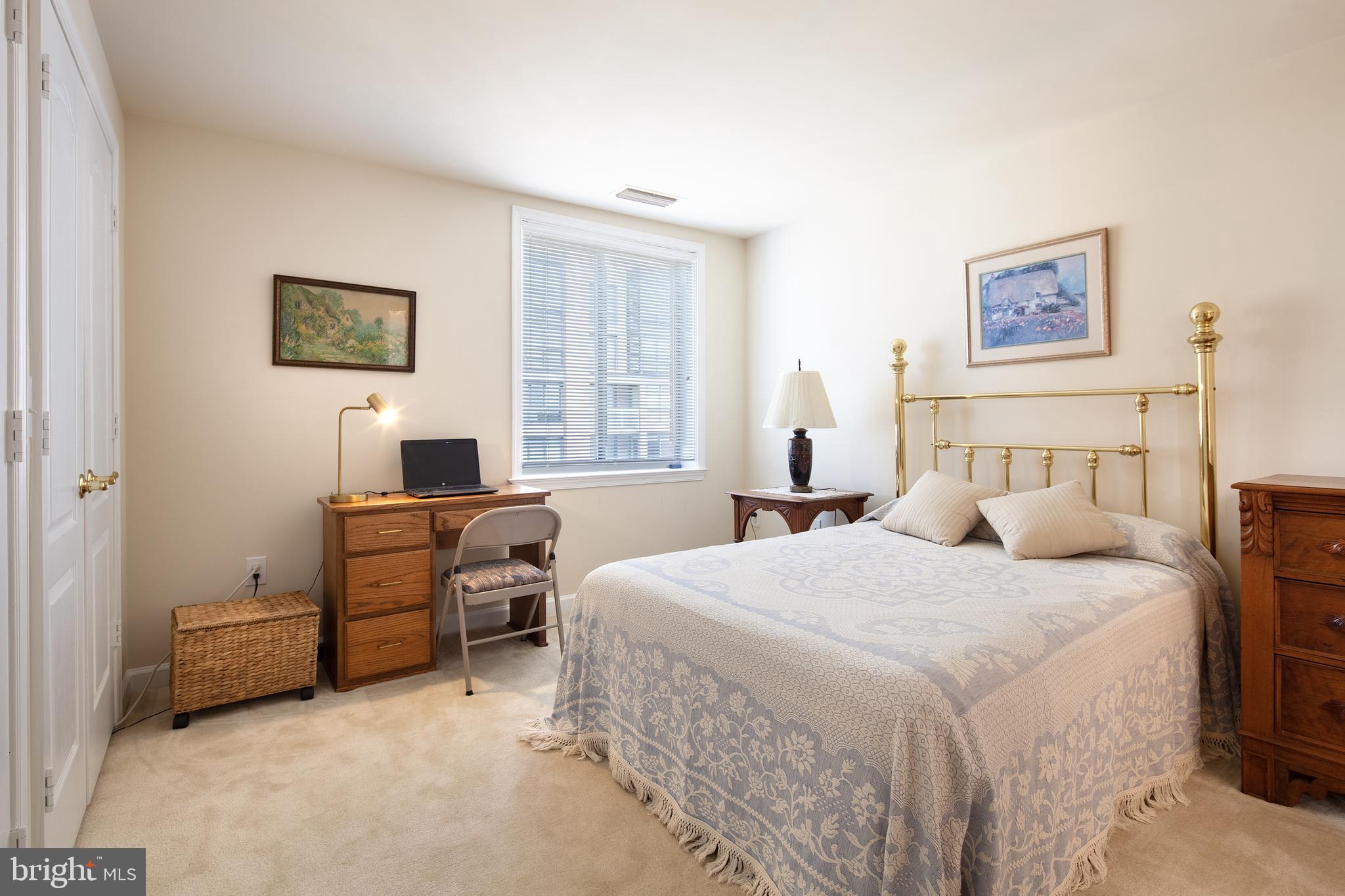 VIRGINIA SQUARE - Residential Lease