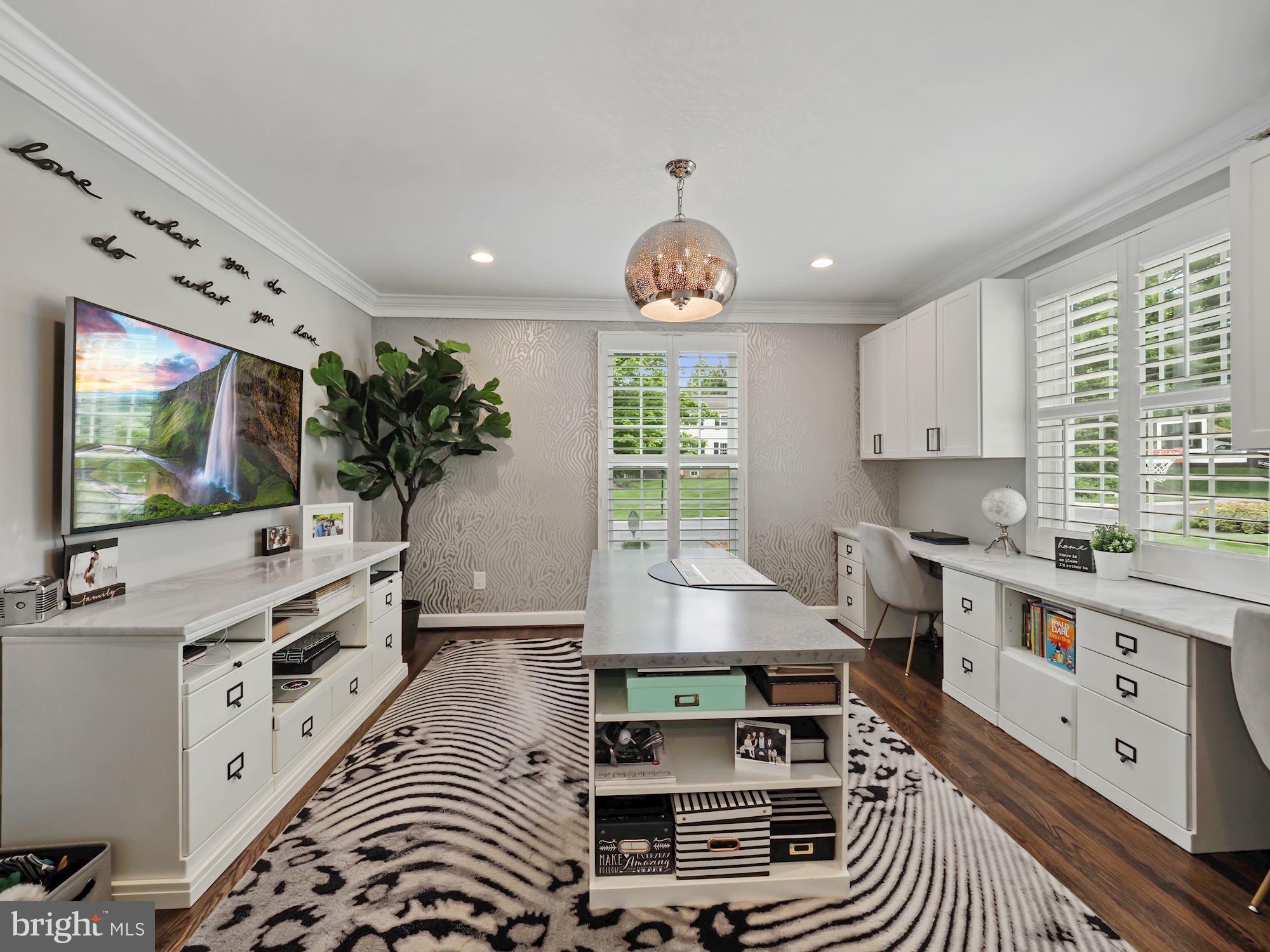 RIVER FALLS - Residential