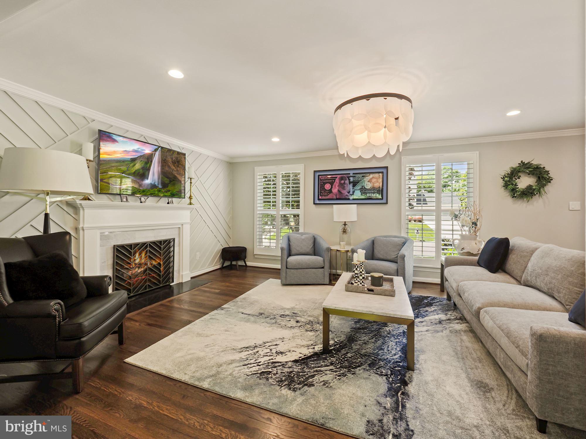 RIVER FALLS - Residential