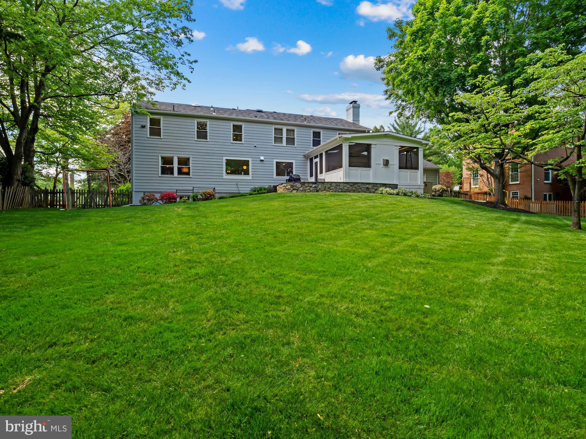 RIVER FALLS - Residential