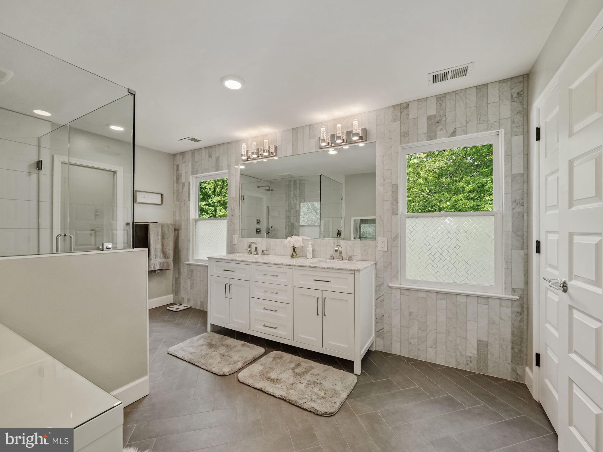 RIVER FALLS - Residential