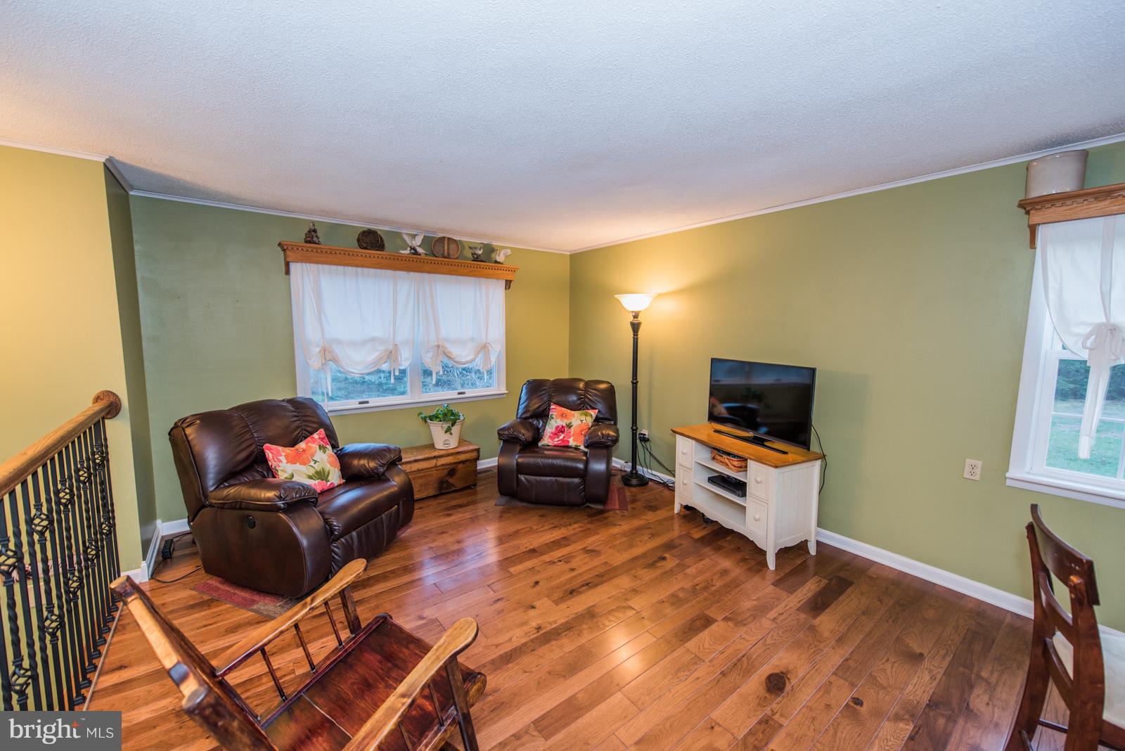 MEL-LON EAST - Residential