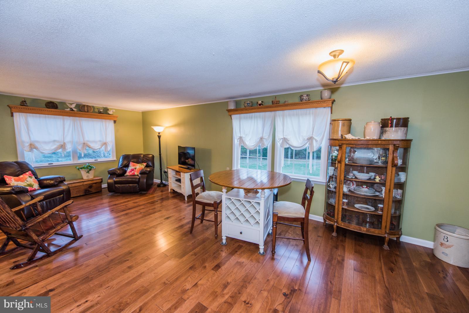 MEL-LON EAST - Residential