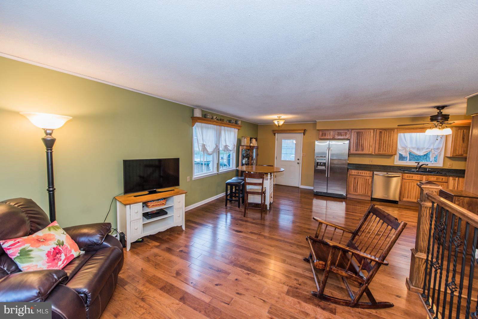 MEL-LON EAST - Residential