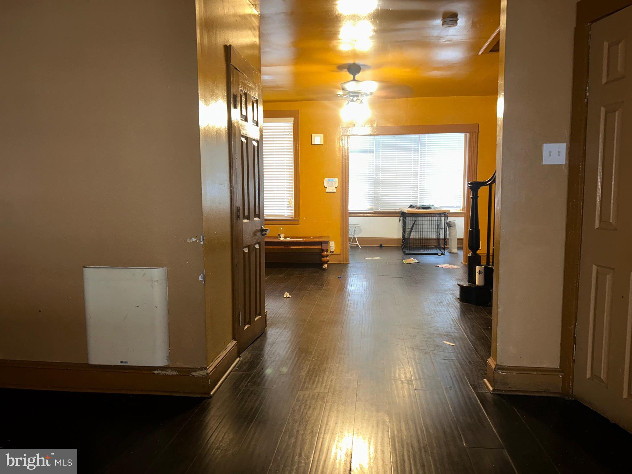 EAST OAK LANE - Residential