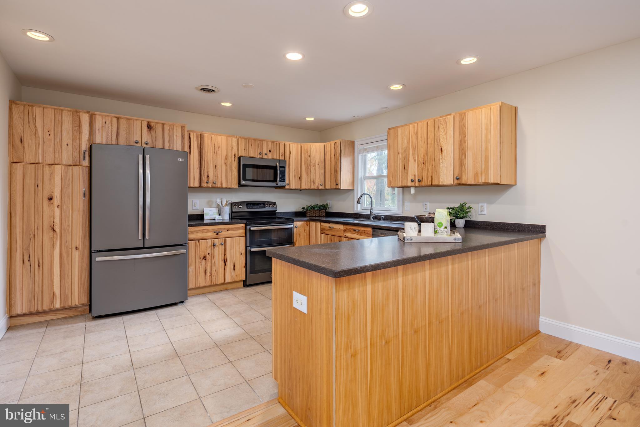 KENT ISLAND ESTATES - Residential