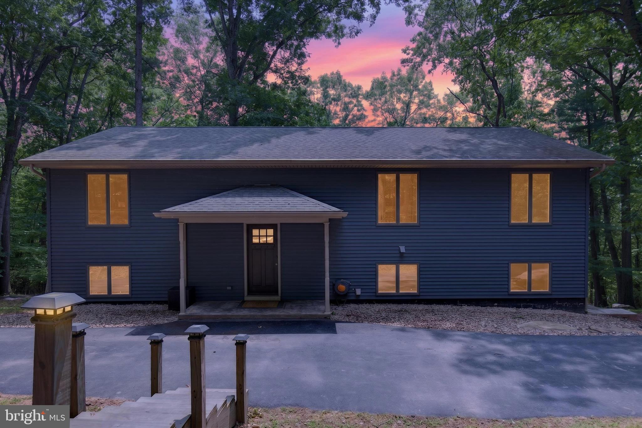 141 HUCKLEBERRY LANE