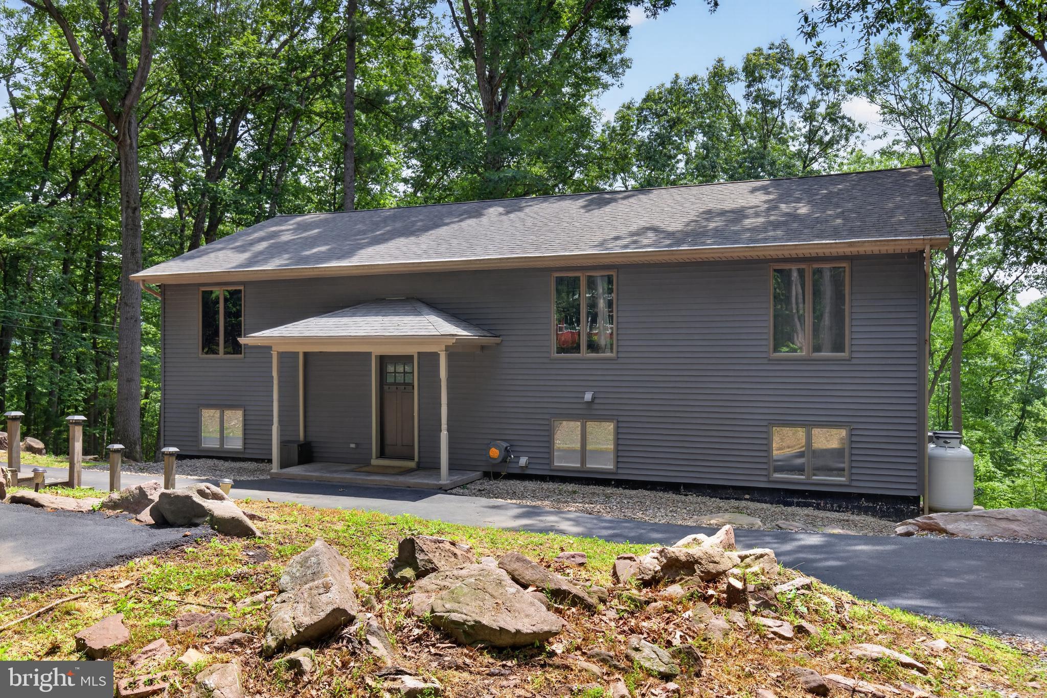 141 HUCKLEBERRY LANE