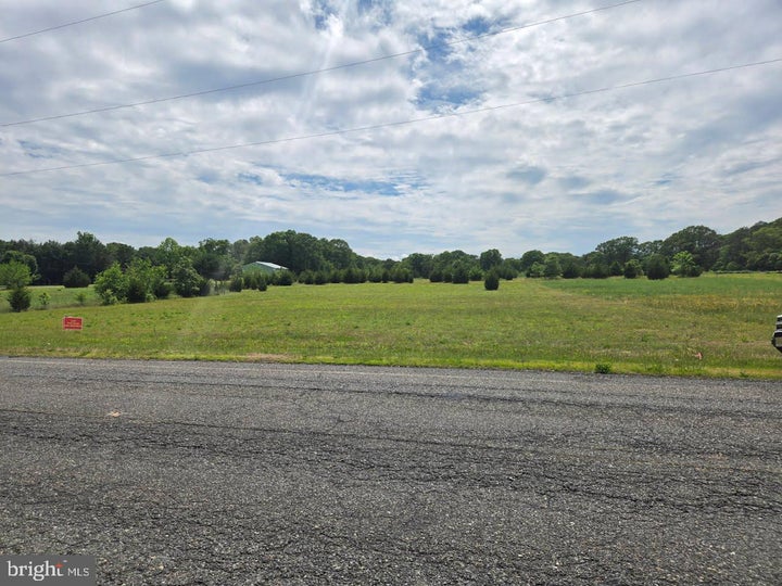 Photo 1 of 2 — 814 N CHEW RD, HAMMONTON, NJ 08037