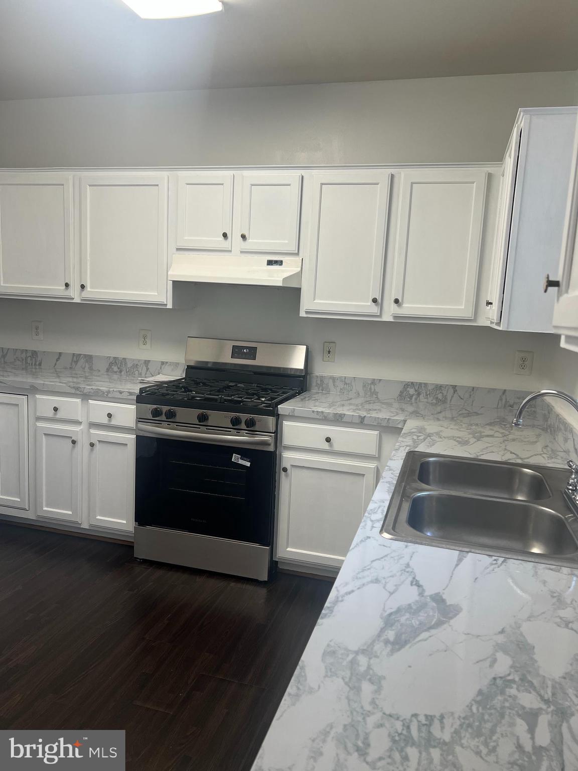 BLOOMS CROSSING - Residential