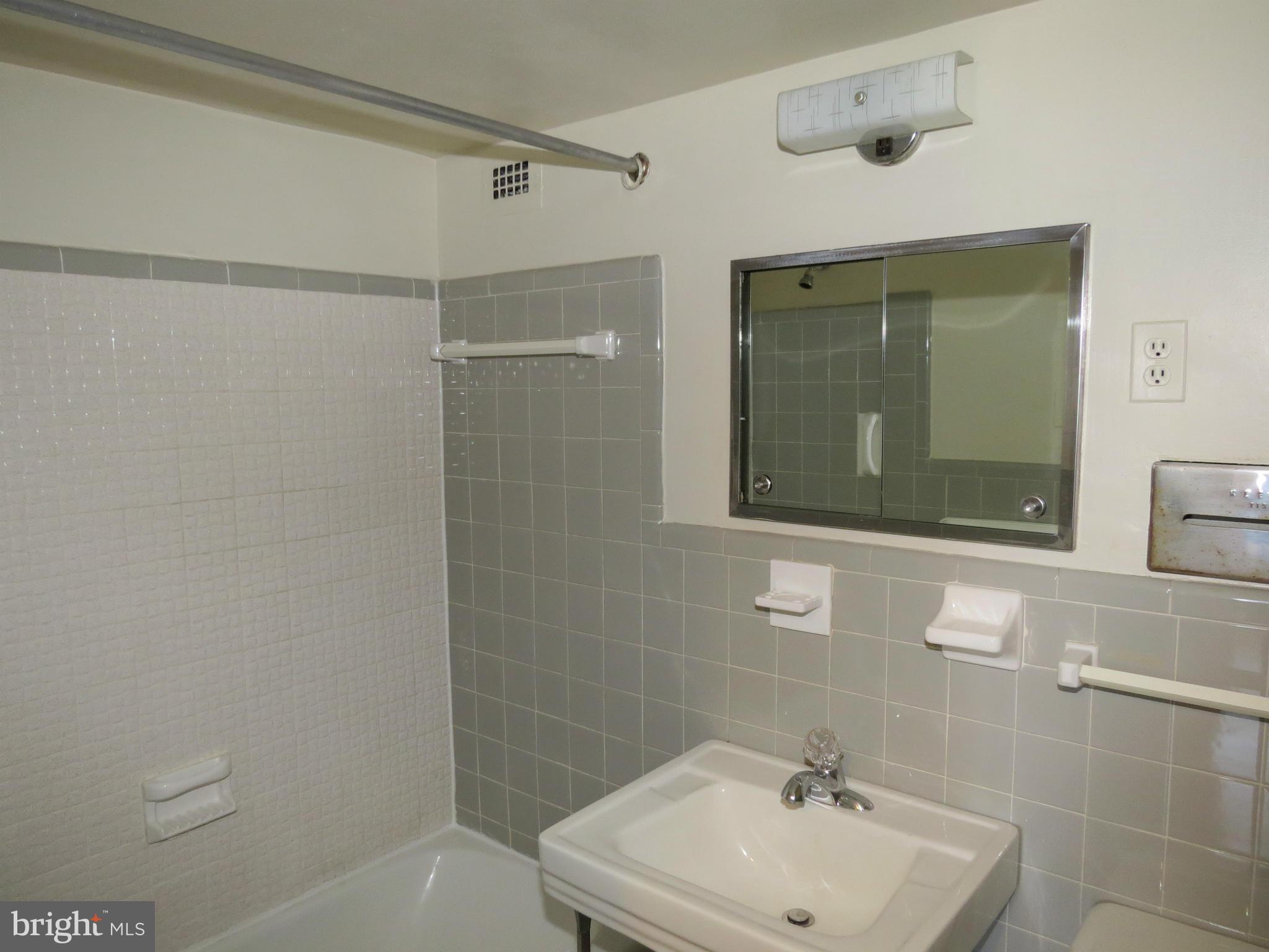 GROSVENOR PARK - Residential Lease