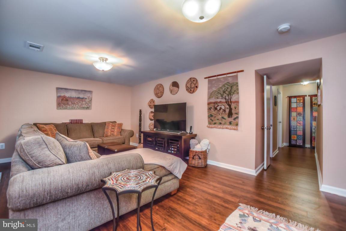 DANBURY FOREST - Residential