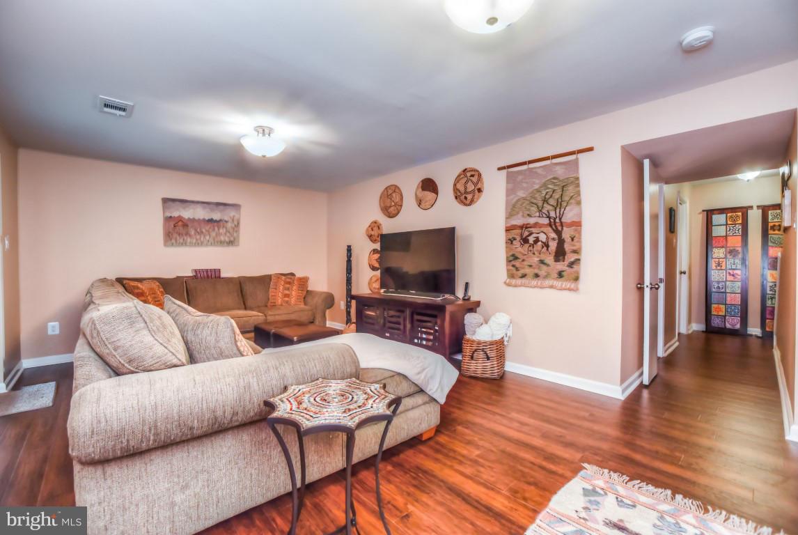 DANBURY FOREST - Residential