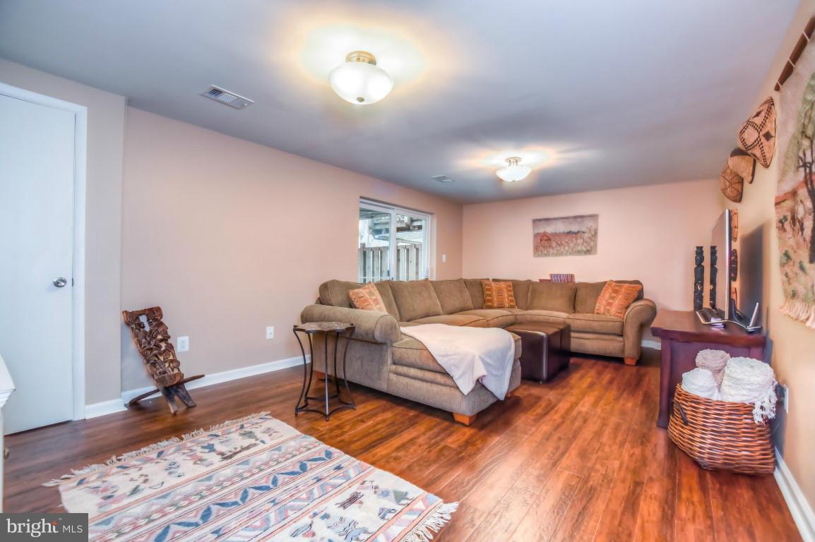 DANBURY FOREST - Residential