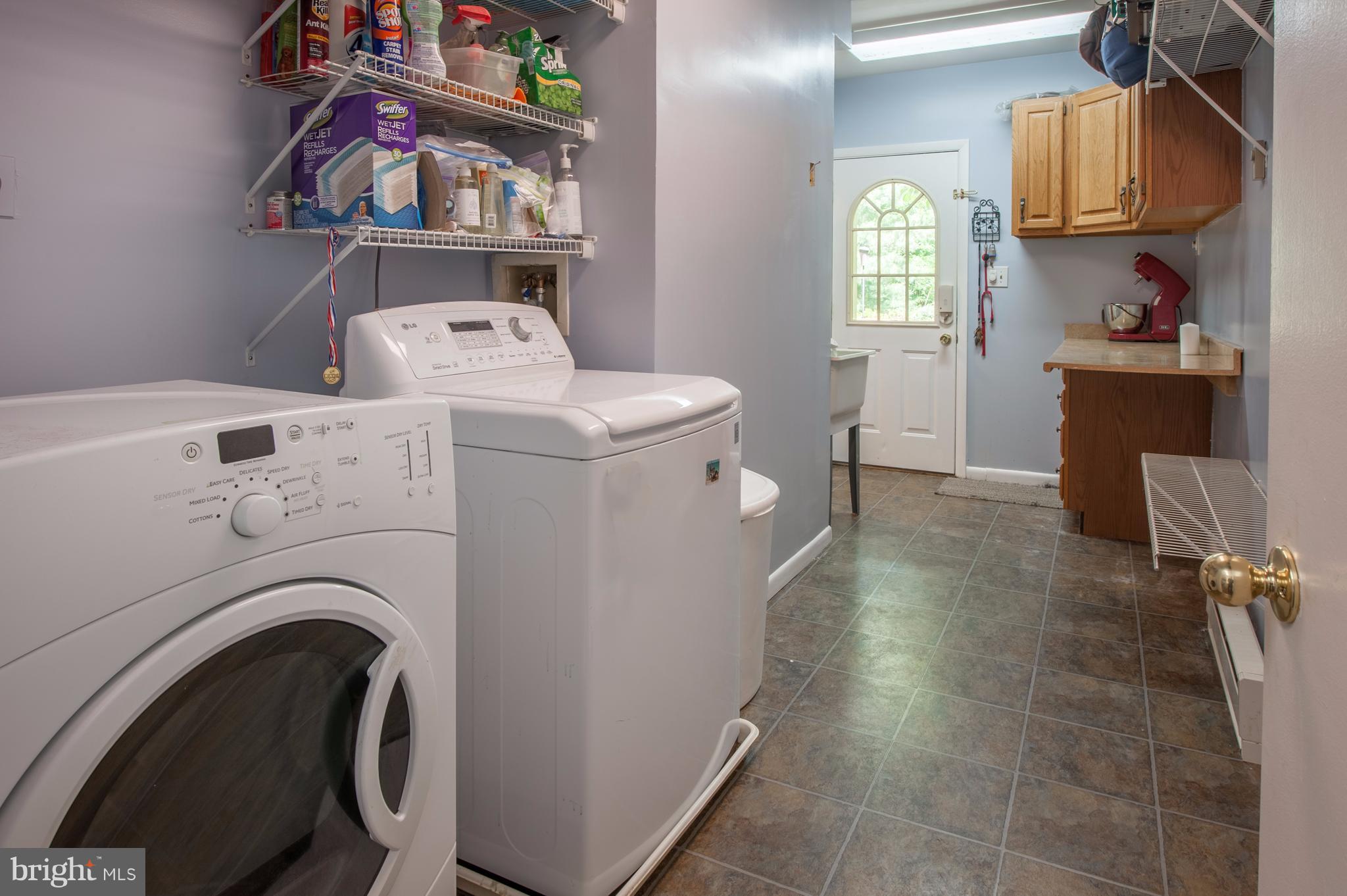 PEACH MILL ESTATES - Residential Lease