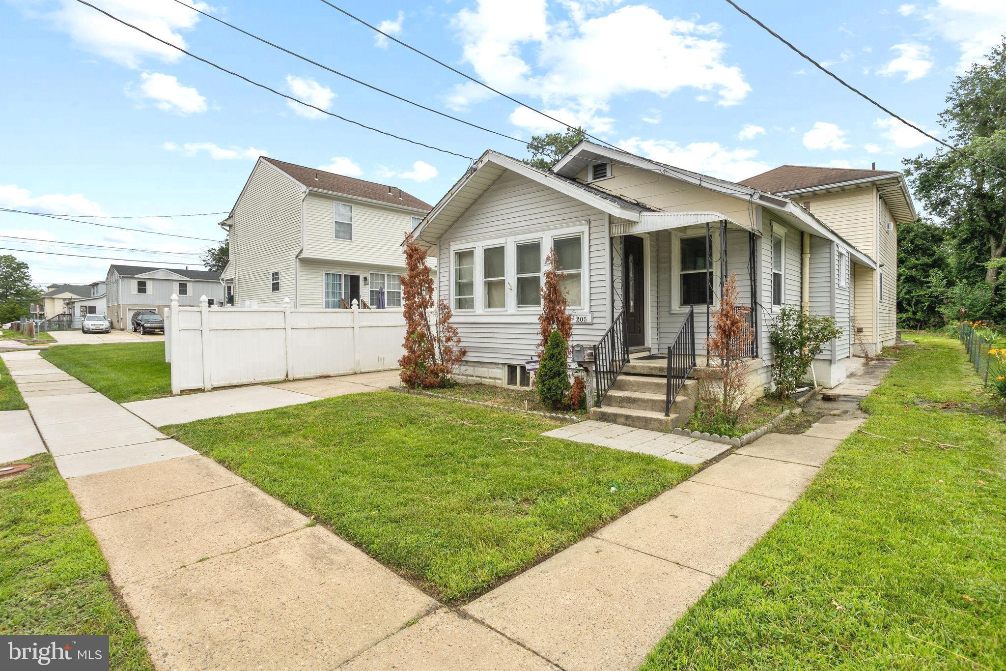205 EVERGREEN