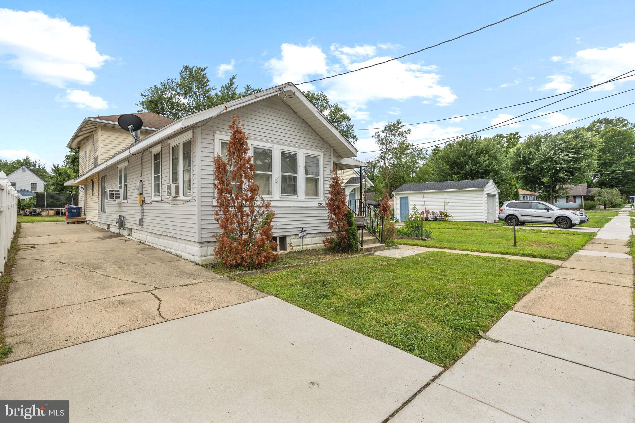 205 EVERGREEN