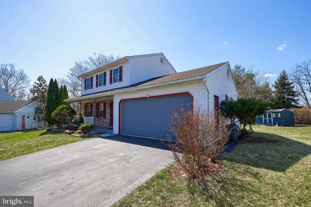 Photo of 751 Aspen Court, DENVER, PA 17517 (MLS # PALA2065948)