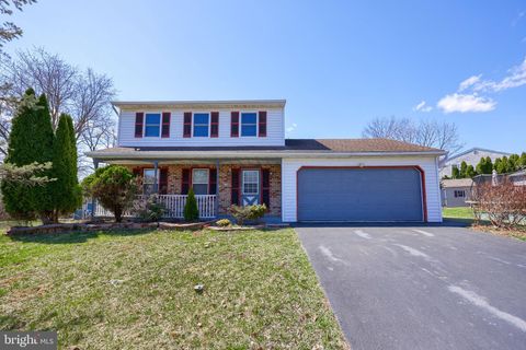 Photo of 751 Aspen Court, DENVER, PA 17517 (MLS # PALA2065948)