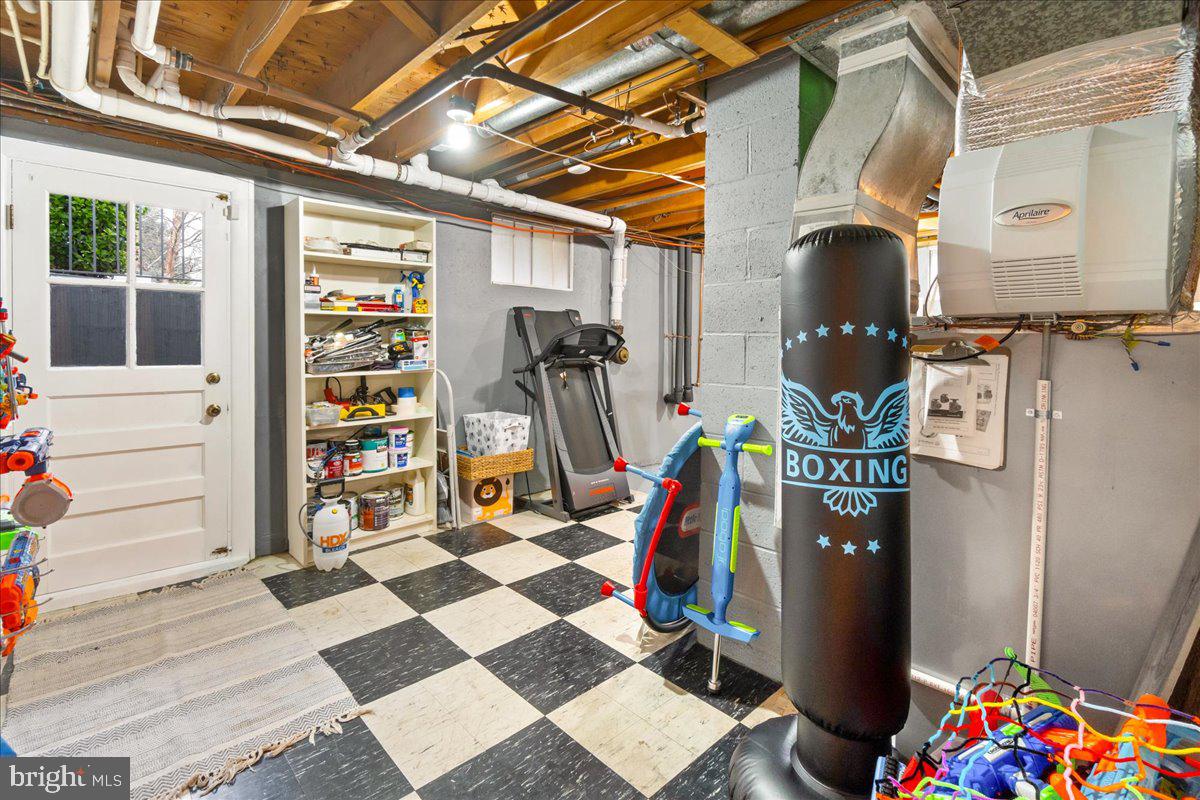 SHORELAND - Residential