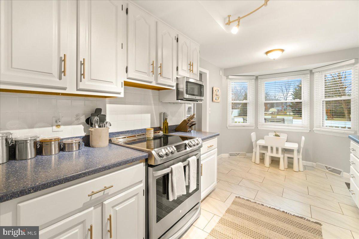 SHORELAND - Residential