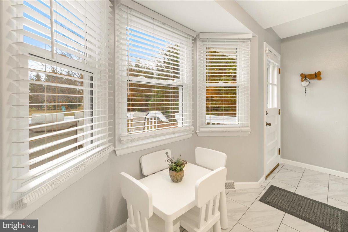 SHORELAND - Residential