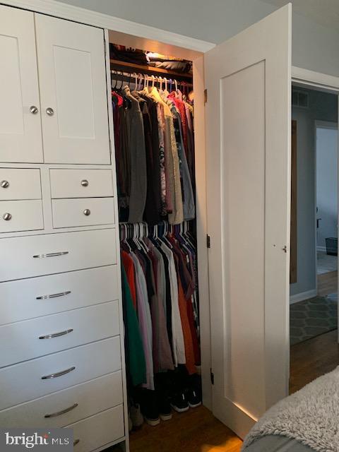 SHORELAND - Residential