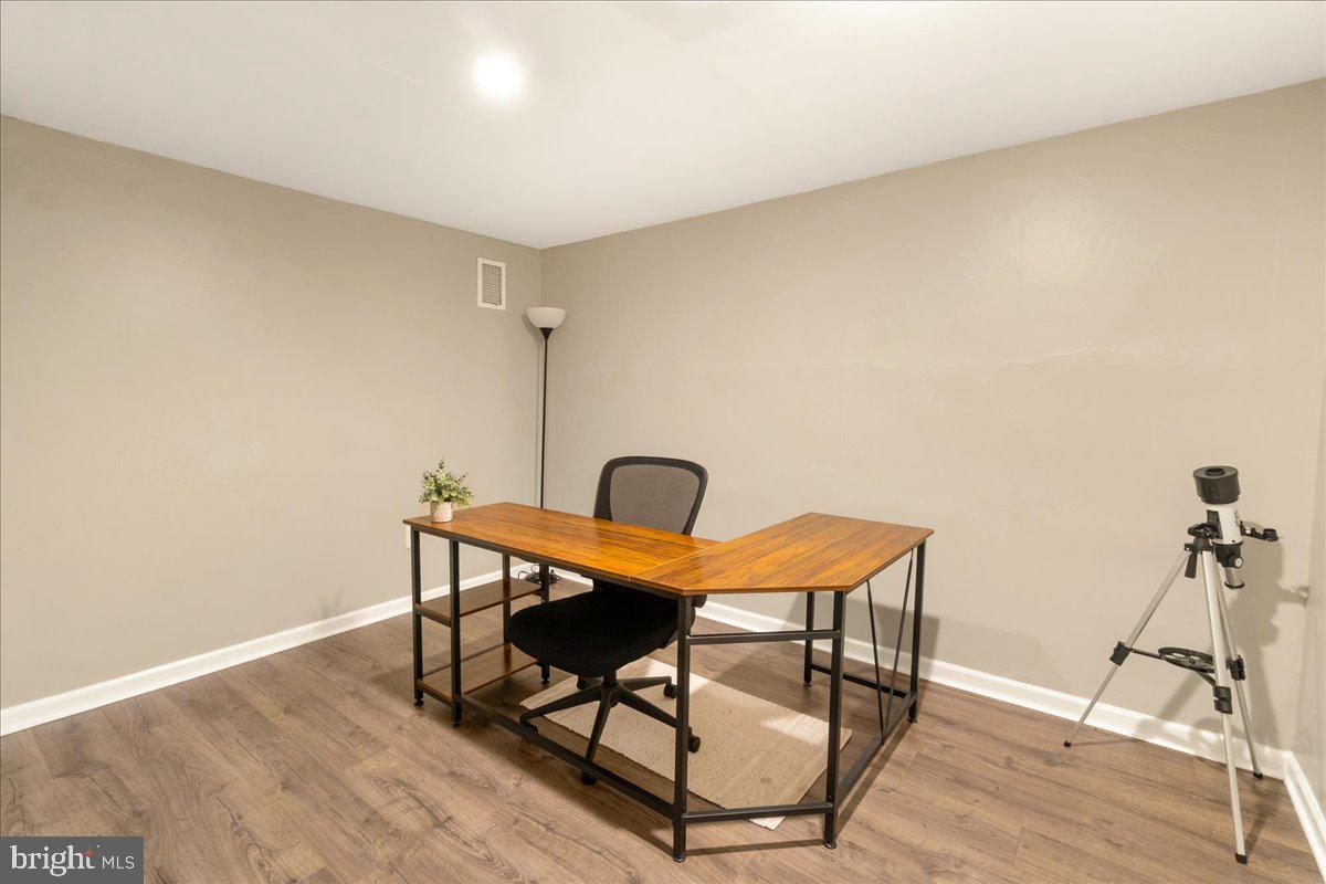 SHORELAND - Residential